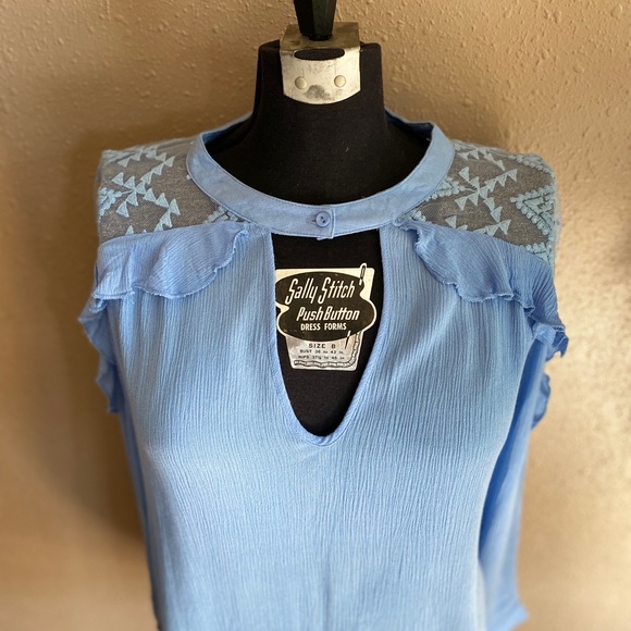 Boho Chic Ruffles & Lace Blue Blouse - Picture 10 of 12